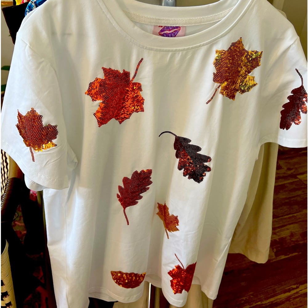 Sparkle City Autumn Leaf top. Size XL never worn. Great for fall.